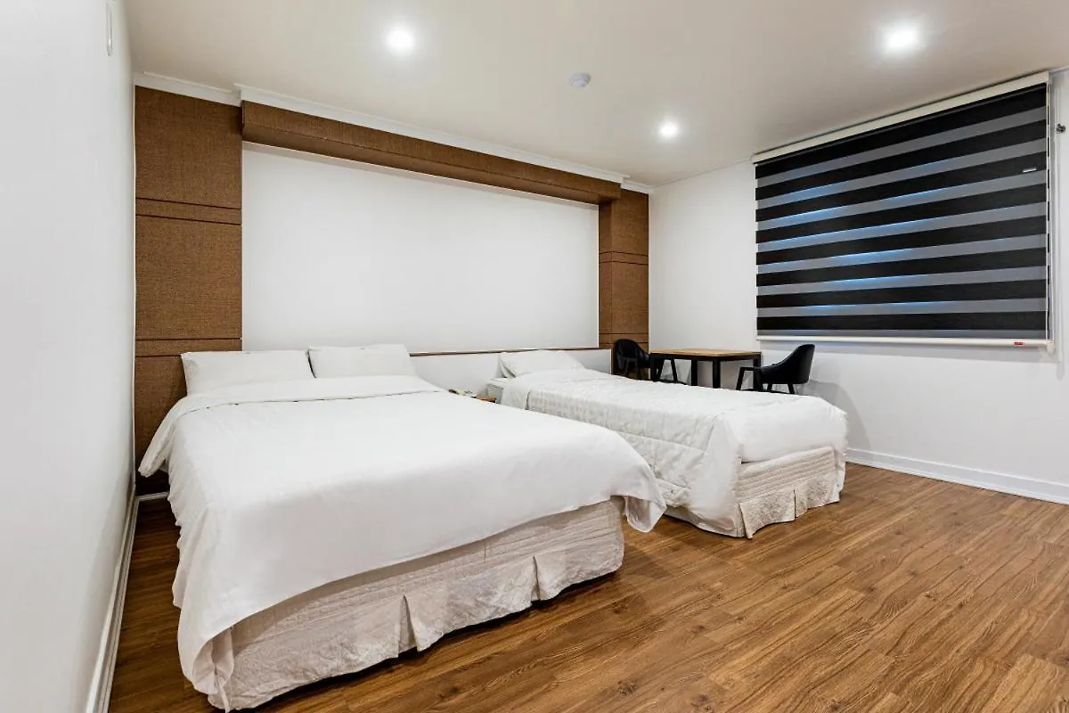 J-One Hotel Czedżu