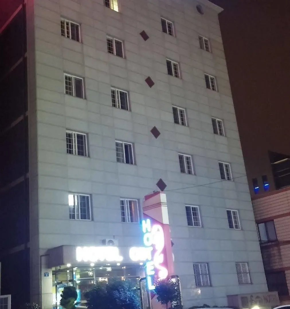 J-One Hotel Czedżu